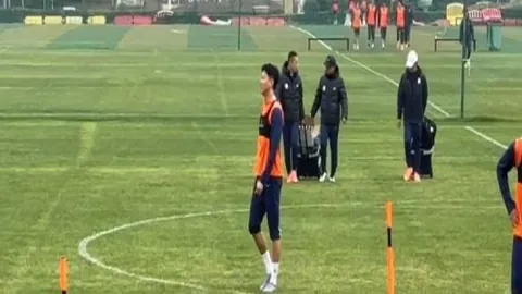 意甲第25轮罗马小胜尤文，曼奇尼关键远射，基恩30秒内染红离场！